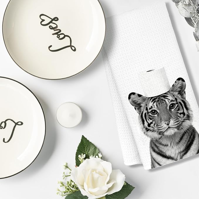 Funny Tiger Bathroom Hand Towels, Tiger Gifts for Women, Gifts for Animal Lovers, Black and White Wild Animal Decorative Hand Towels for Bathroom Decor, 16x24 Inch