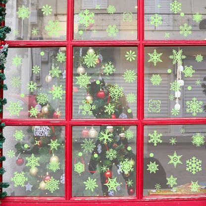 93PCS Glow in The Dark Snowflake Window Clings, Glass Window Snowflake Decals, Non-Adhesive Stickers, Static Stickers, Christmas Stickers for Children's Room Decoration Christmas Decoration