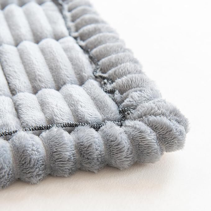 LiveGo Pet Couch Cover Dogs Washable Non-Slip Couch Protector Pet Friendly Dog Mat for Couches and Sofas (Light Gray, 45x45 cm/17.7x17.7 in)