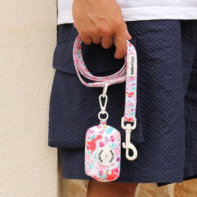 Dog Poop Bag Holder with Clip, Stylish Doggy Waste Bag Dispenser for Dog Leash, Durable Portable Poop Bag Carrier No Include Poop Bag Inside