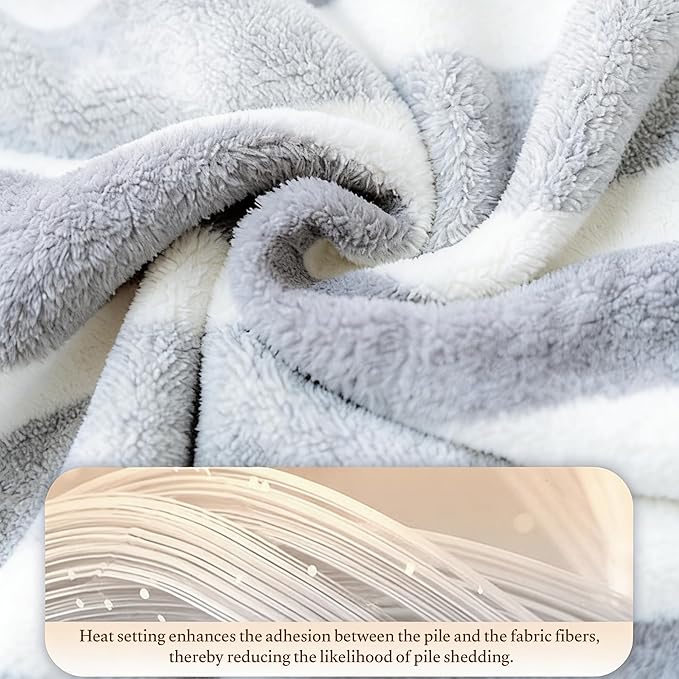 Microfibre Dog Bathrobe Towel Super-Absorbent Dog Towel with Adjustable Hood and Tummy StrapTowel Wrap Pet Drying Coat Suitable for Puppies/Medium to Large Dogs (L(25.59 * 25.98 * 39.37''))