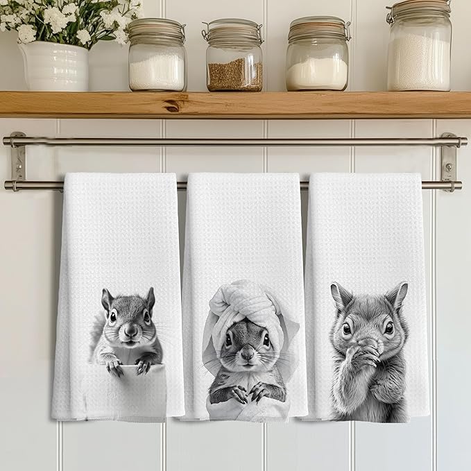 Funny Squirrel Hand Towels for Bathroom Kitchen Decor Set of 3, Squirrel Lover Lover Gifts, Funny Kids Bathroom Hand Towels,16x24 Inches
