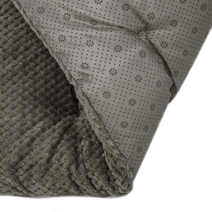 WONDER MIRACLE Fuzzy Deluxe Pet Beds, Super Plush Dog or Cat Beds Ideal for Dog Crates, Machine Wash & Dryer Friendly (15" x 23", S-Eagle Grey)