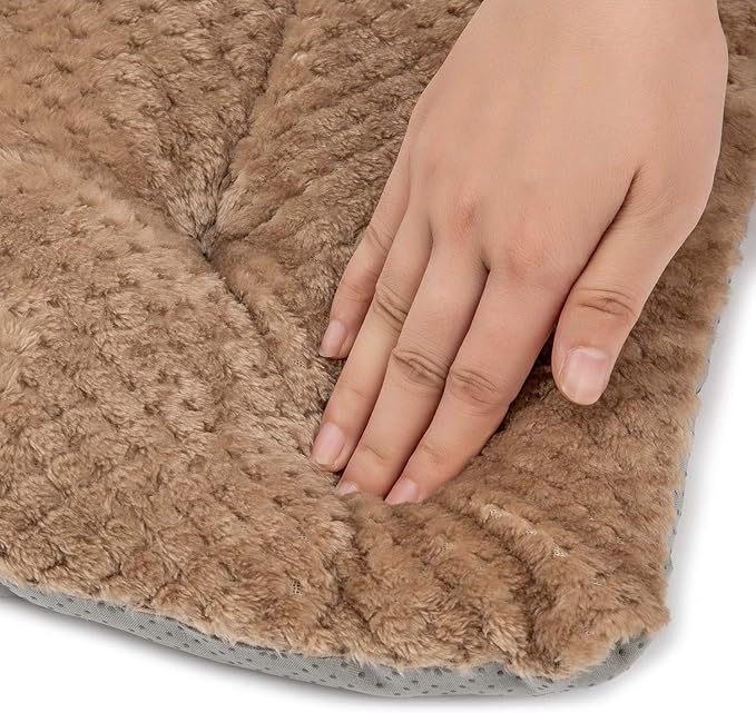 Fuzzy Deluxe Pet Beds, Super Plush Dog or Cat Beds Ideal for Dog Crates, Machine Wash & Dryer Friendly (15" x 23", S-Mocha)